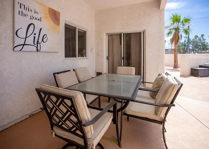 Desert Glam On The Golf Course Holiday home Lake Havasu City