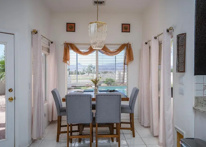 Desert Glam On The Golf Course Holiday home